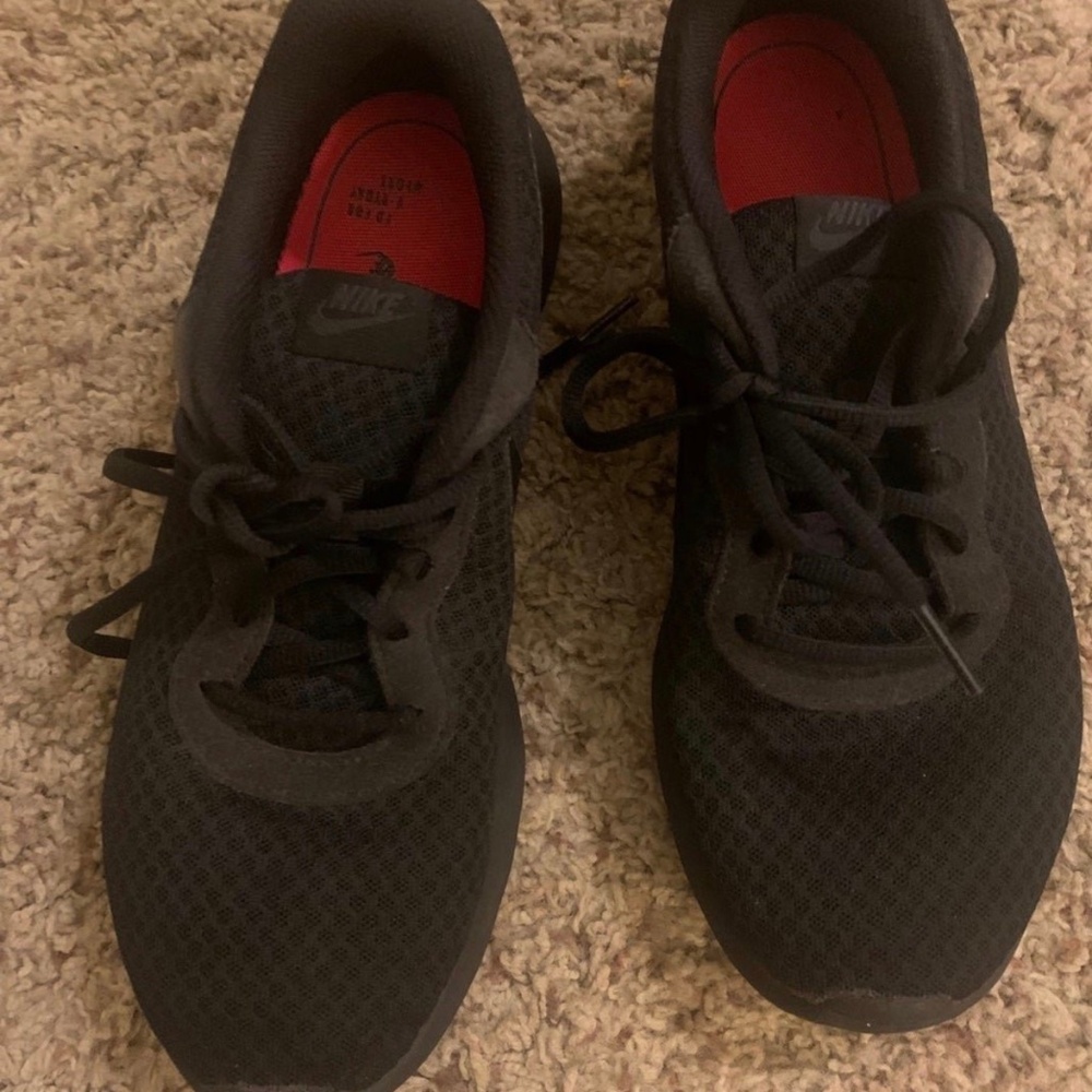 Nike boys shoes size 7